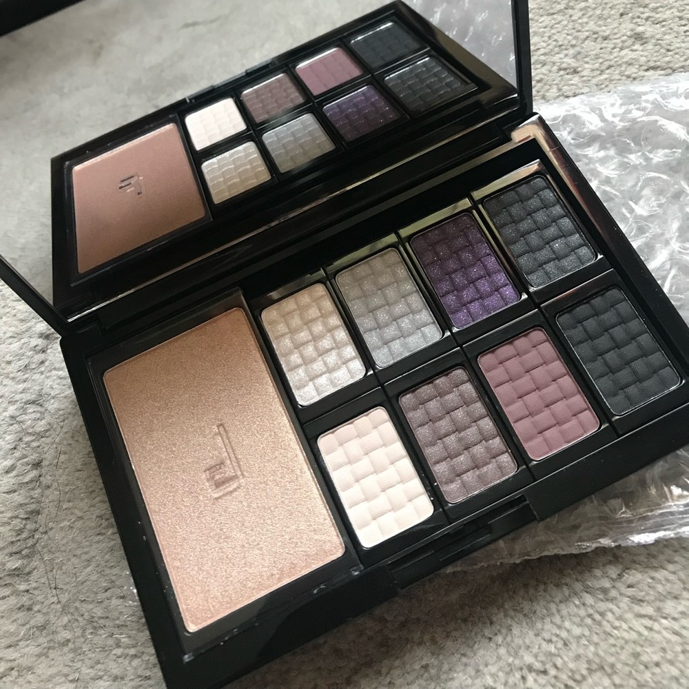 Doucce Freematic Eyeshadow Pro Palette